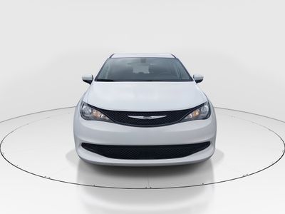 2022 Chrysler Voyager - Photo 2