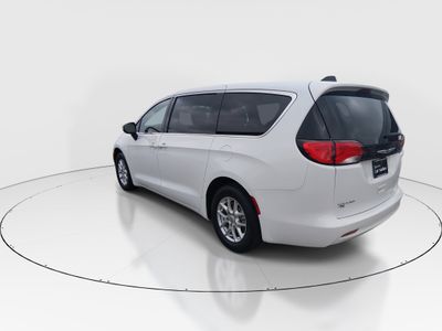 2022 Chrysler Voyager - Photo 5