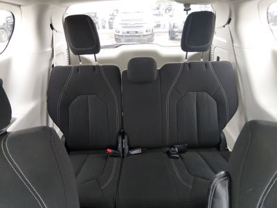 2022 Chrysler Voyager - Photo 17