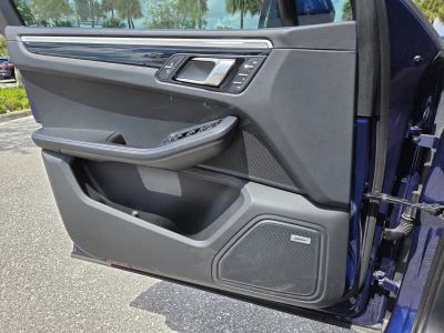 2024 Porsche Macan — photo 22 view