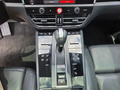 2024 Porsche Macan — photo 16 view