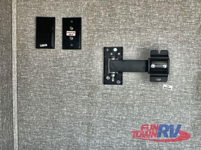 2023 Coachmen RV Chaparral - Photo 9
