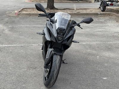 2025 Suzuki GSX-8R - Photo 2