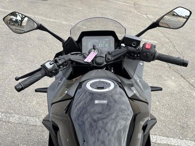 2025 Suzuki GSX-8R - Photo 11