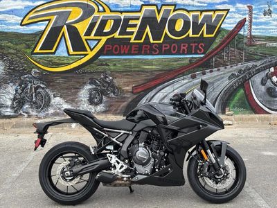 2025 Suzuki GSX-8R - Photo 3
