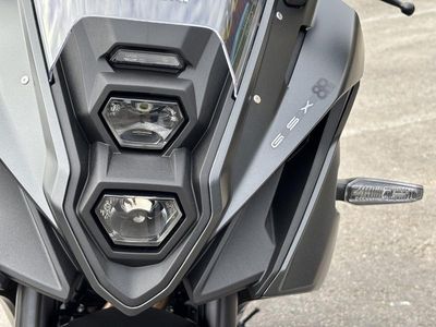 2025 Suzuki GSX-8R - Photo 4