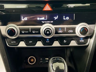 2020 Hyundai Elantra — photo 22 view