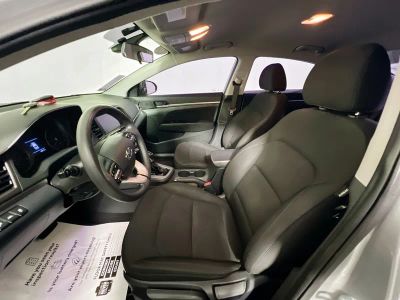 2020 Hyundai Elantra — photo 12 view