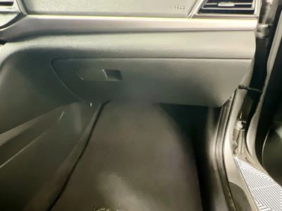 2020 Hyundai Elantra — photo 30 view