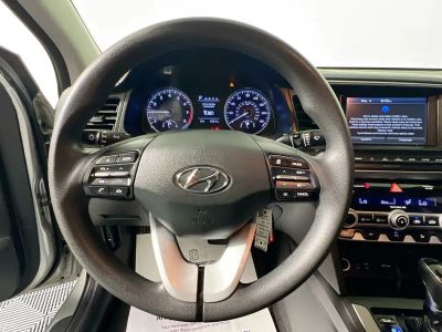 2020 Hyundai Elantra — photo 15 view