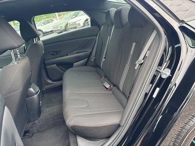2025 Hyundai Elantra - Photo 22