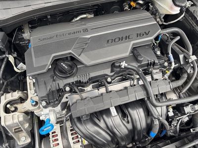 2025 Hyundai Elantra - Photo 38