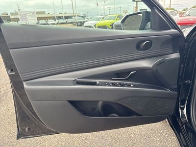 2025 Hyundai Elantra - Photo 14