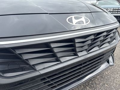 2025 Hyundai Elantra - Photo 6