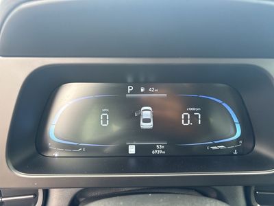 2025 Hyundai Elantra - Photo 18