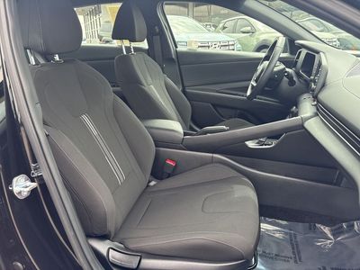 2025 Hyundai Elantra - Photo 29