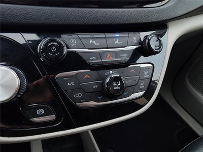 2026 2022 Chrysler Pacifica Touring - Photo 16
