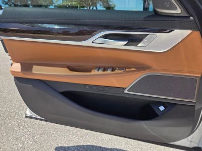 2020 BMW 7 Series — photo 18 view