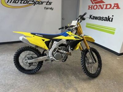 2026 Suzuki RM-Z250 — front three-quarter view