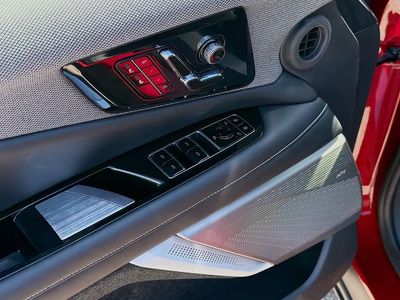 2025 Cadillac OPTIQ - Photo 23