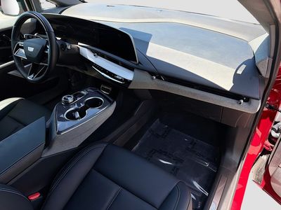 2025 Cadillac OPTIQ - Photo 14