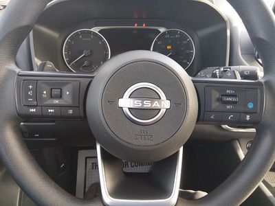 2024 Nissan Rogue — photo 12 view