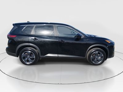 2024 Nissan Rogue — photo 8 view