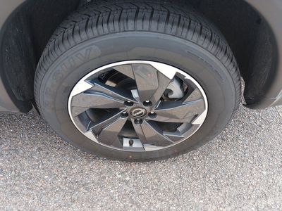 2025 Nissan Rogue — photo 10 view