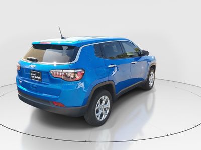 2024 Jeep Compass — photo 7 view