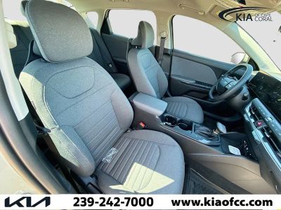2025 Kia K4 — photo 13 view