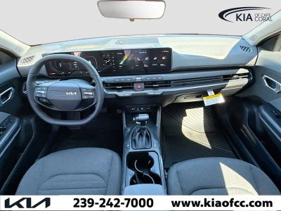2025 Kia K4 — photo 14 view
