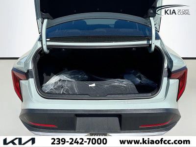 2025 Kia K4 — photo 10 view