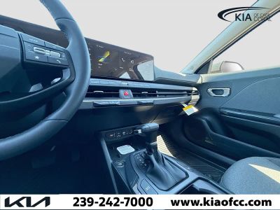 2025 Kia K4 — photo 24 view