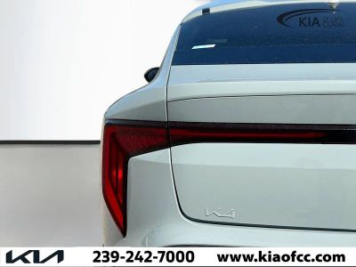 2025 Kia K4 — photo 9 view
