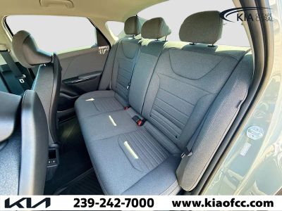 2025 Kia K4 — photo 18 view