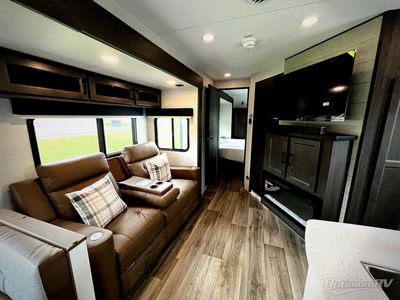 2026 Venture RV SportTrek Touring Edition - Photo 7