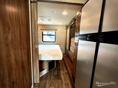 2019 Jayco Precept — photo 15 view