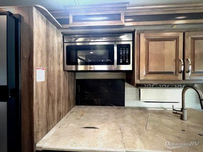 2019 Jayco Precept — photo 13 view