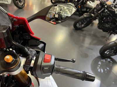 2026 Yamaha YZF-R7 70th Anniversary Edition - Photo 9