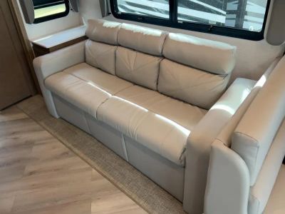 2026 Fleetwood BOUNDER - Photo 8