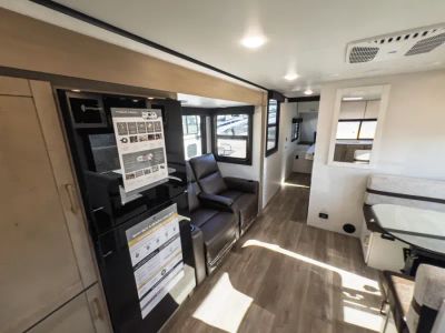 2027 Jayco NORTH TRAIL — photo 8 view