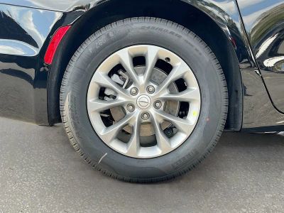 2026 Chrysler Pacifica — photo 28 view