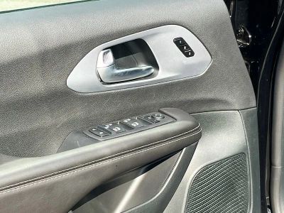 2026 Chrysler Pacifica — photo 15 view