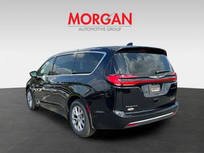 2026 Chrysler Pacifica — detail view