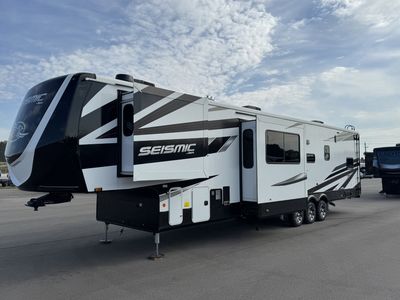 2026 Jayco Seismic - Photo 2