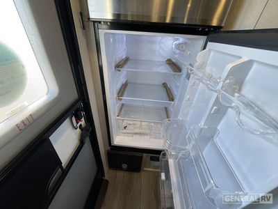 2024 Coachmen Catalina Expedition - Photo 9