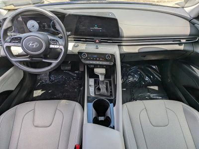 2023 Hyundai Elantra — photo 15 view