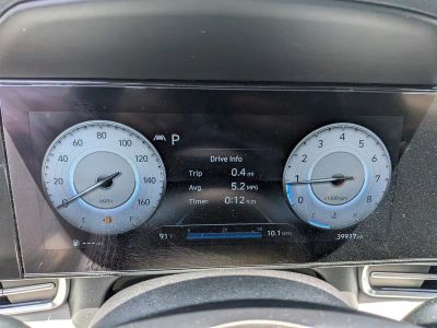 2023 Hyundai Elantra — photo 28 view