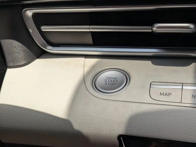 2023 Hyundai Elantra — photo 29 view
