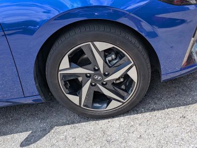 2023 Hyundai Elantra — photo 11 view